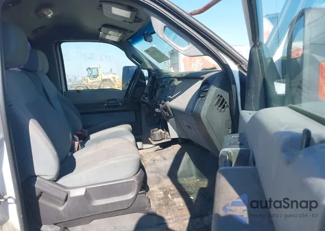 2011 Ford F-250 Xl z USA, uszkodzony, nr VIN 1FTBF2AT7BEB25076